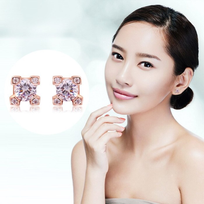 Stud Earring Jewelry Women's Simple and Versatile Zircon Ear Stud 18K Gold Electroplated Earrings 086975