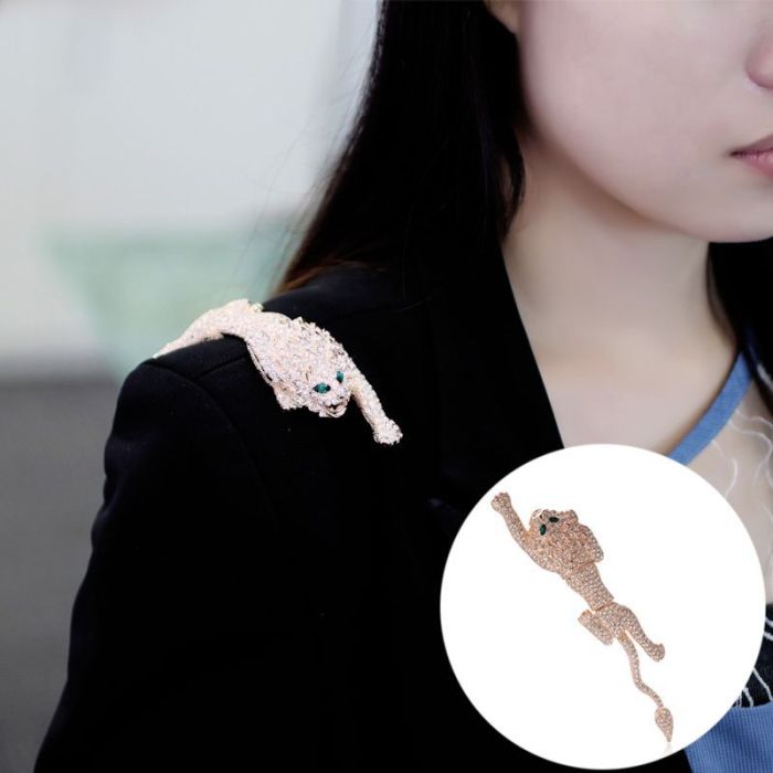 Brooch Ornament Women's Korean-Style Atmosphere Cool Imitation Crystal Cheetah Brooch Coat Pin 850037