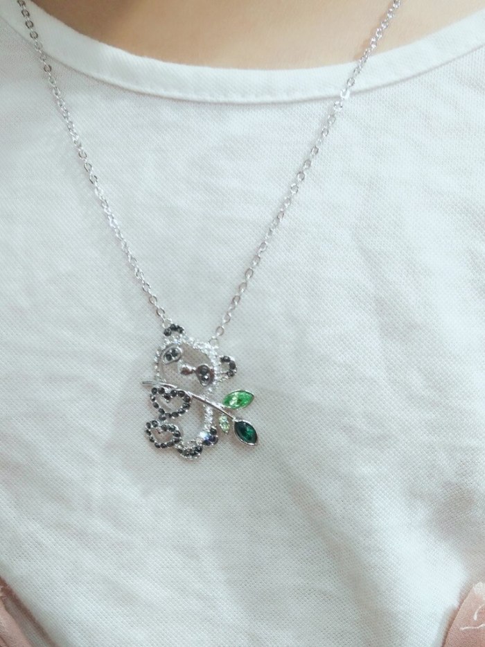 Cute Girl Ornament Diamond Set Panda Pendant Necklace Exquisite Necklace Wholesale 61522