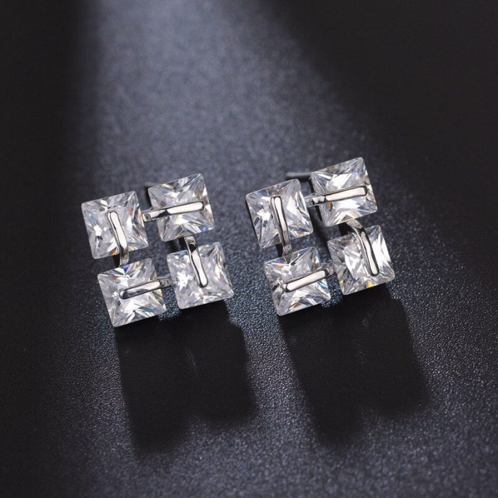 Rubik's Cube Stud Earrings AAA Zircon Inlaid Korean-Style Shiny Fashion Jewelry Girls Stud Earrings Qxwe1066