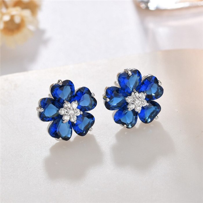 Lovely Petals Stud Earrings Copper Inlaid Zircon Sterling Silver Ear Pin Classic Exquisite Korean-Style Earrings Jewelry Qxwe968