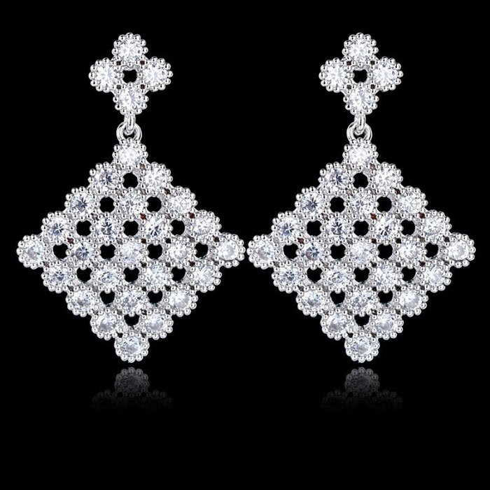 Fashion Creative Jewelry Earrings Copper Inlaid Zircon Plated Platinum Sterling Silver Needle Stud Earrings Qxwe1062