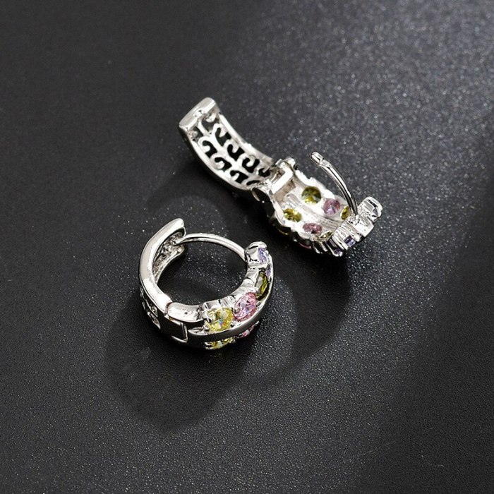 Mobile Starlight Earrings Clip Fashion Copper Jewelry Inlaid with High Quality Zircon Ear Clip Wholesale Qxwe465