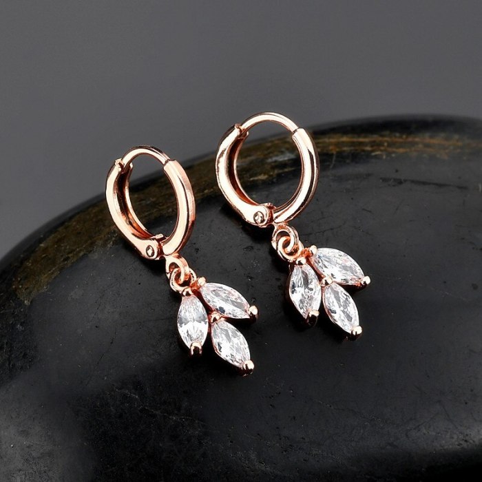 Simple AAA Zircon Ear Clip Hot Selling Earrings Korean Fashion Stud Earrings Jewelry Qxwe746