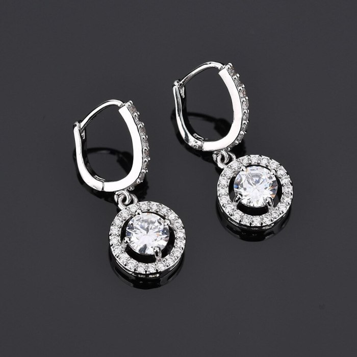 Disc Earrings AAA Zircon Inlaid Ear Clip Ear Pendant All-match Fashion Jewelry Qxwe1057