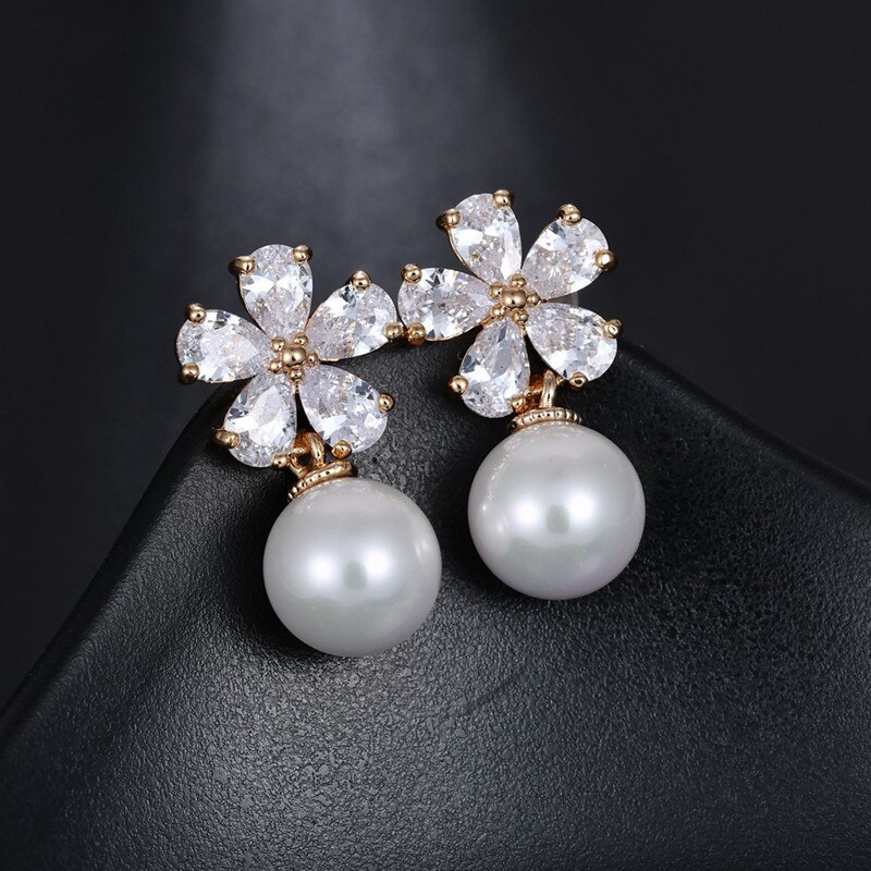 Korean Small Fragrant Flower Earrings Pearl Sterling Silver Ear Pin Elegant All-match Inlaid Zircon Earrings Wholesale Qxwe1095