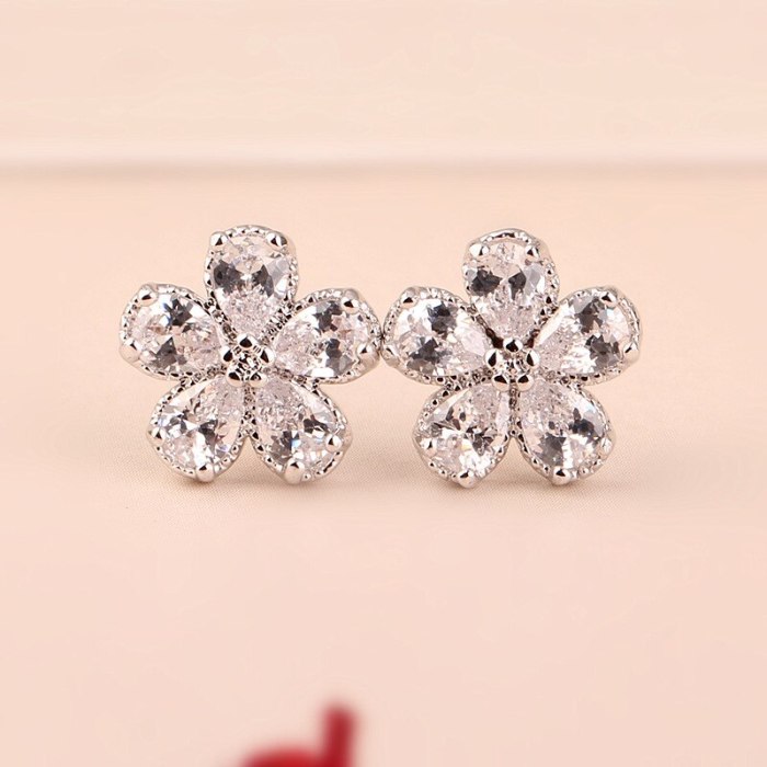Zircon Flower Stud Earrings Korean Fashion Earrings 925 Sterling Silver Pin Qxwe838