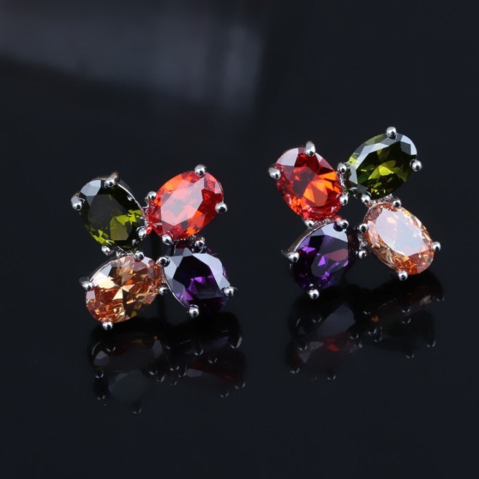 Clover of Four Leaves Stud Earrings Copper Inlaid AAA Zircon Crystal Ear Stud Earrings Qxwe604
