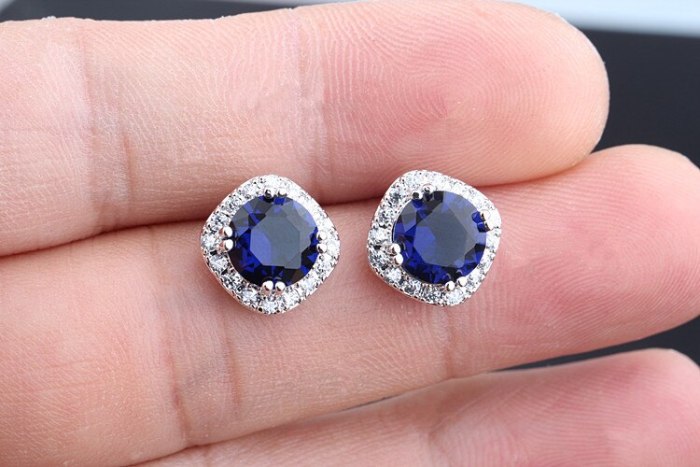 Korean-Style Stylish Stud Earrings Copper Inlaid AAA Zircon Earrings Classic Jewelry 925 Silver Pin Qxwe758