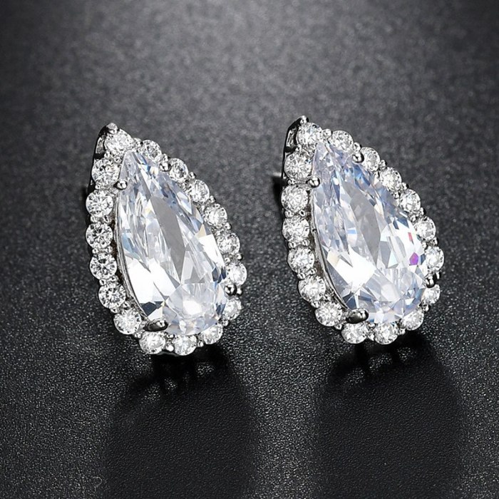 Water Drop Zircon Earrings Inlaid Simple Earrings Elegant Fashion Ear Stud Earrings Qxwe1160