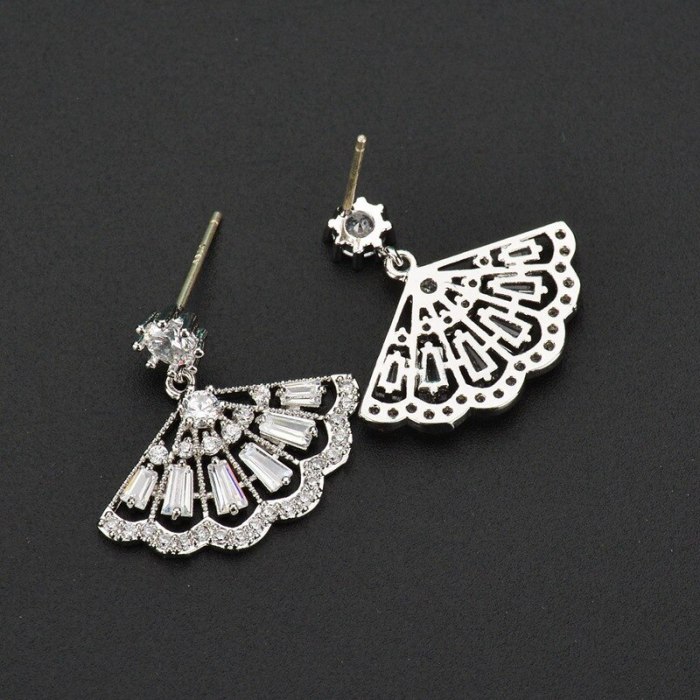 925 Sterling Silver Ear Pin Earrings Korean Style Fresh Fan-Shaped Exquisite Zircon Stud Earrings  Female Accessories Qxwe974