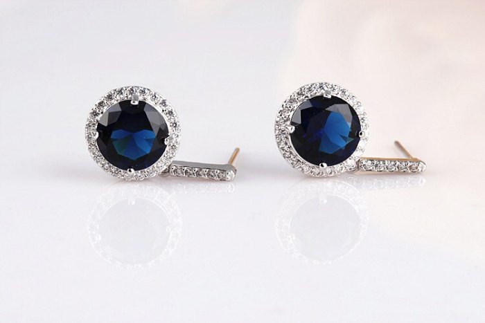 S925 Sterling Silver Pin Korean Fashion Earrings Female Ear Stud Earrings Jewelry AAA Zircon Inlaid Platinum Qxwe731