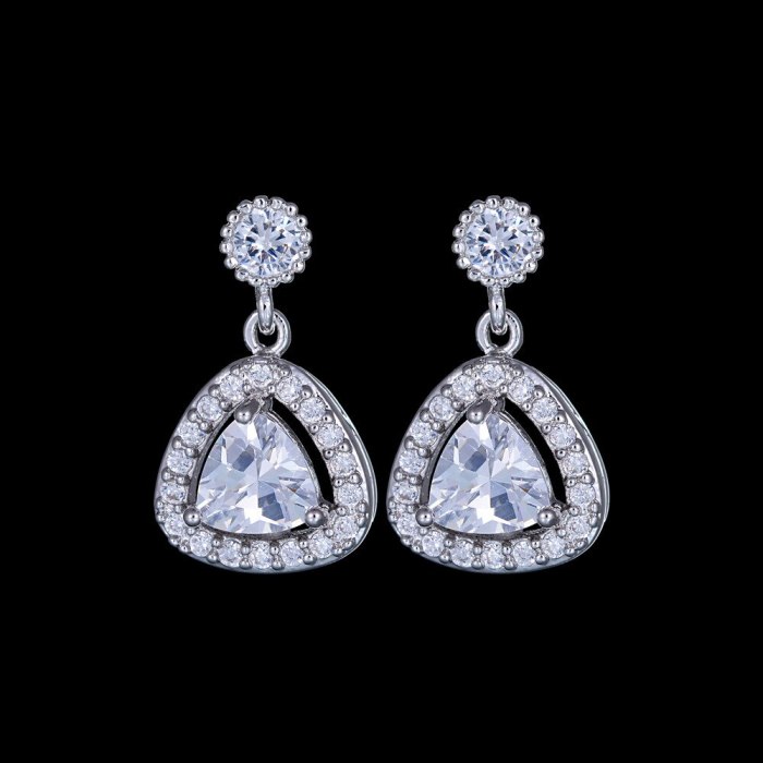 Korean-Style Triangle Crystal Zircon Earrings 925 Silver Pin Ear Pendant Fashion Jewelry Earrings Qxwe700