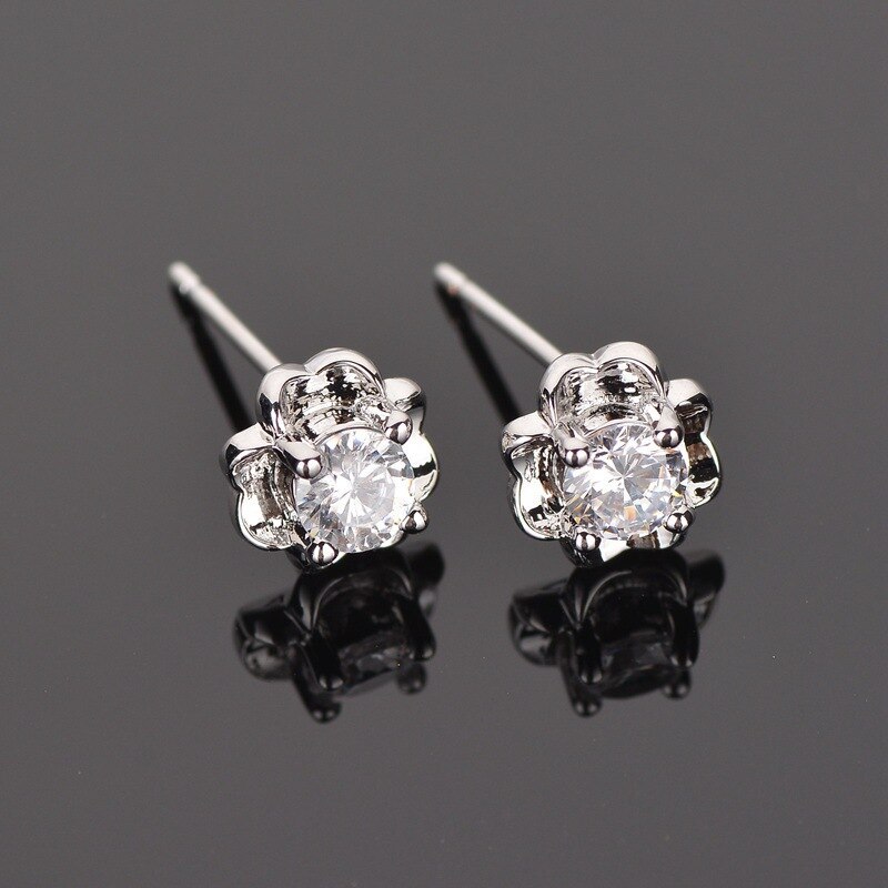 Four-Leaf Small Petals Small Stud Earrings AAA Zircon Inlaid Earrings Simple and Versatile Jewelry Qxwe626