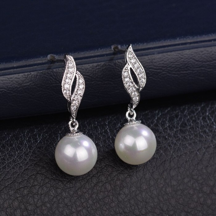 Classic Symmetrical Pearl Stud Earrings AAA Zircon Earrings Inlaid with Platinum Plated Simple Fashion Earrings Qxwe811