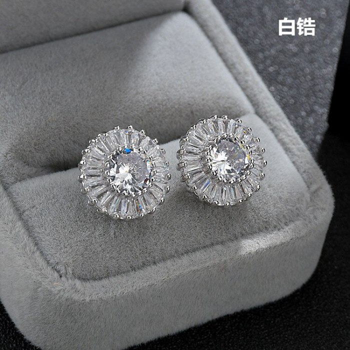 Copper Inlaid Zircon Daisy Stud Earrings Korean Fashion Simulation Jewelry Platinum-Plated All-match Earrings Wholesale Qxwe738