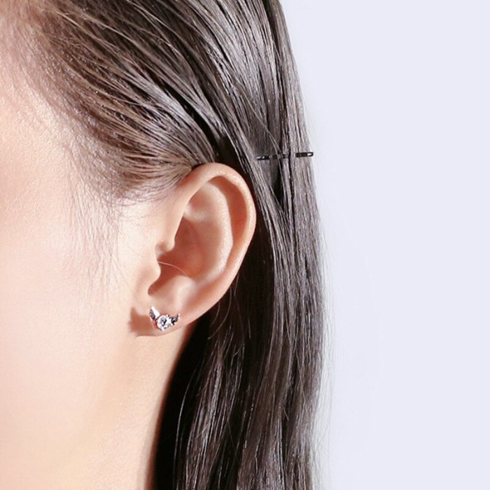 S925 Sterling Silver Creative Zircon Butterfly Stud Earrings Korean Simple Earrings Jewelry Mle1939