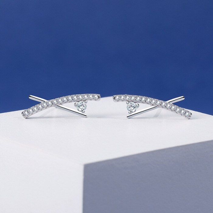 S925 Silver Creative Simple Geometric Zircon Earrings Female Korean Popular Stud Earrings Jewelry Mle2104