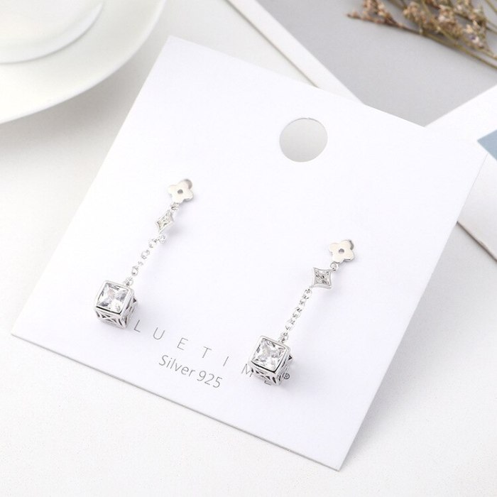Korean Fashion All-match Clover of Four Leaves Earrings the Bride Cool Temperament Earrings S925 Silver Pin Jewelry B-4478