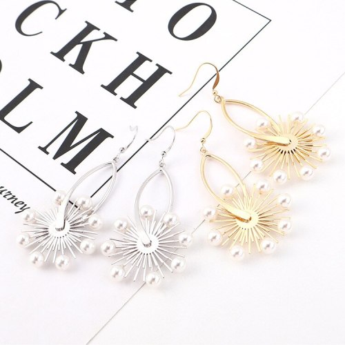 New European Creative Cool Sun Light Earrings Female Retro All-match Pearl Snowflake Earrings 140334