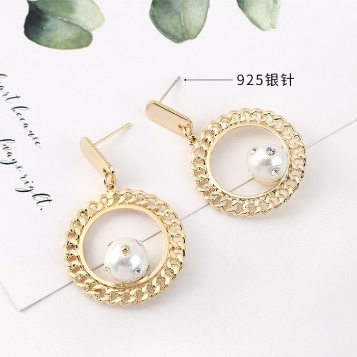 European and American Elegant Pearl Earrings Retro French All-match Cool Circle S925 Sterling Silver Pin Small Jewelry B-4484