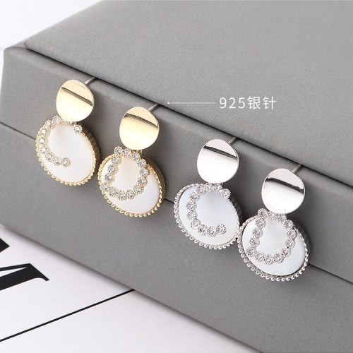 New Korean Fashion All-match Elegant CD Lettered Shell Disc Earrings S925 Sterling Silver Needle Ornament 140104