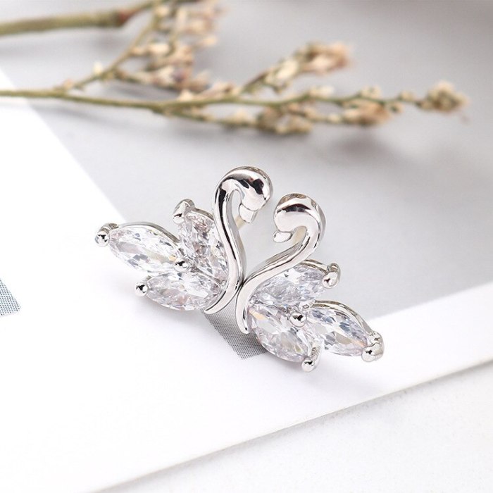 S925 Silver Needle Korean Simple Temperament Little Swan Earrings Female Fashion All-match Flower Zircon Earrings Jewelry 140474