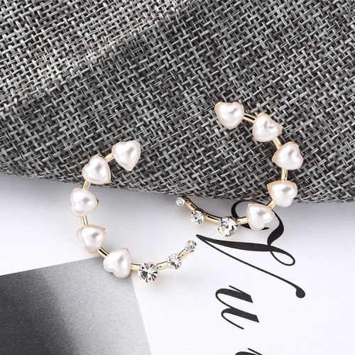 Korean-Style Lovely Anti-Pearl Earrings Female 925 Silver Pin Simple and Versatile C-Shaped Moon Earrings Small Jewelry 138894