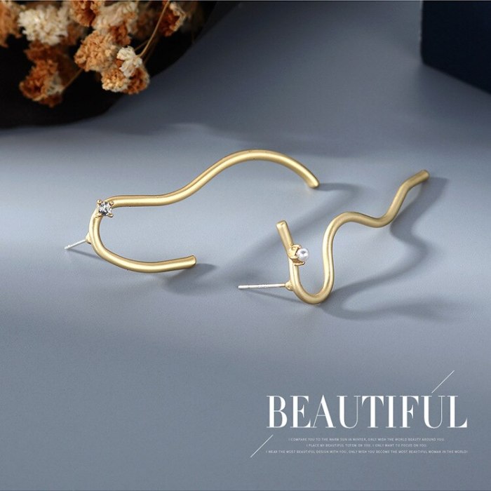 Gold Plated Earrings Women's Simple Creative Exaggerated Personality Asymmetric Earrings S925 Silver Pin Stud Earrings B-4892