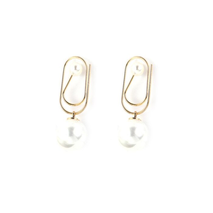 Korean New Creative Cool Paper Clip Earrings Women's Simple Pearl Earrings Sterling Silver Stud Earrings Anti-Allergy 138907