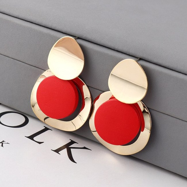 Creative Fashion Geometric Earrings Female All-match Scrub round Plate Wooden Earrings Anti-Allergy Stud Earrings 139835