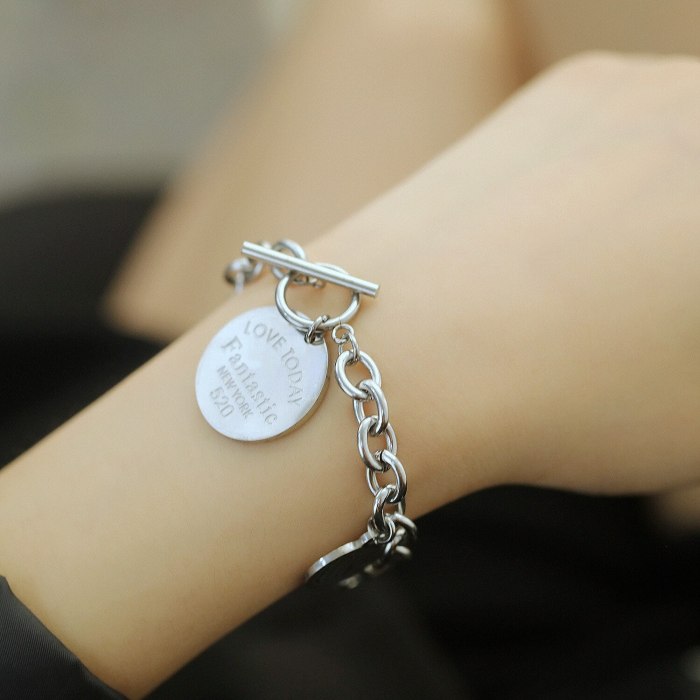 New Style Personalized Bracelet Fashion Love Disc Lady Titanium Steel Bracelet Wholesale Gb1117