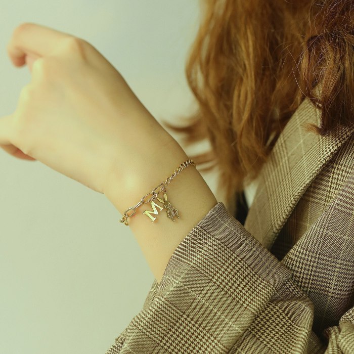 Temperament Luxury Bracelet Ins Niche Design Jewelry Mori Girl Stitching Letter M Rabbit Titanium Steel Bracelet Female Gb1101