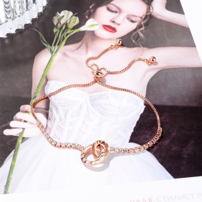 The New Bracelet Personality Classic Ring Roman Numeral Diamond Adjustable Ladies Bracelet Jewelry Gb1004