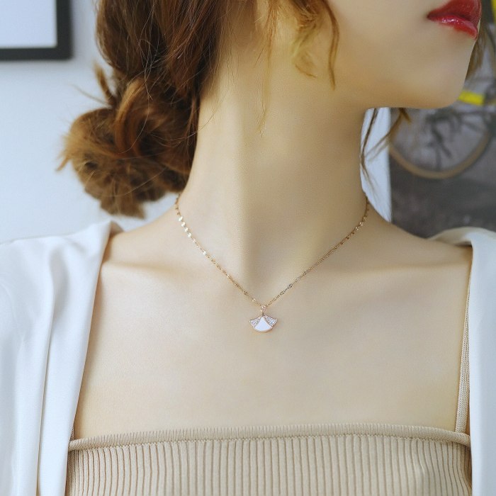 New Korean Shell with Diamond Skirt Women's Titanium Steel Necklace Simple Gift for Girls Gb010