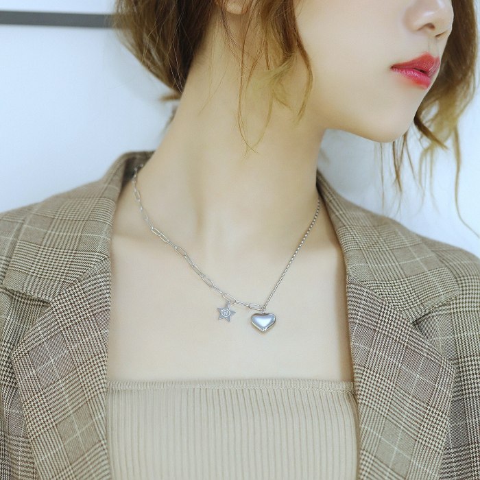 Ins Fashion Retro Love Necklace Female Heart-shaped Titanium Steel Chain Pendant Necklace Gb1774