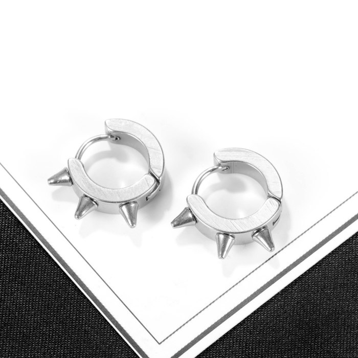 Men's Fashion Punk Titanium Steel Stud Earrings Wholesale Versatile Triangle Small Pointed Cone Earrings Accessories Gb635