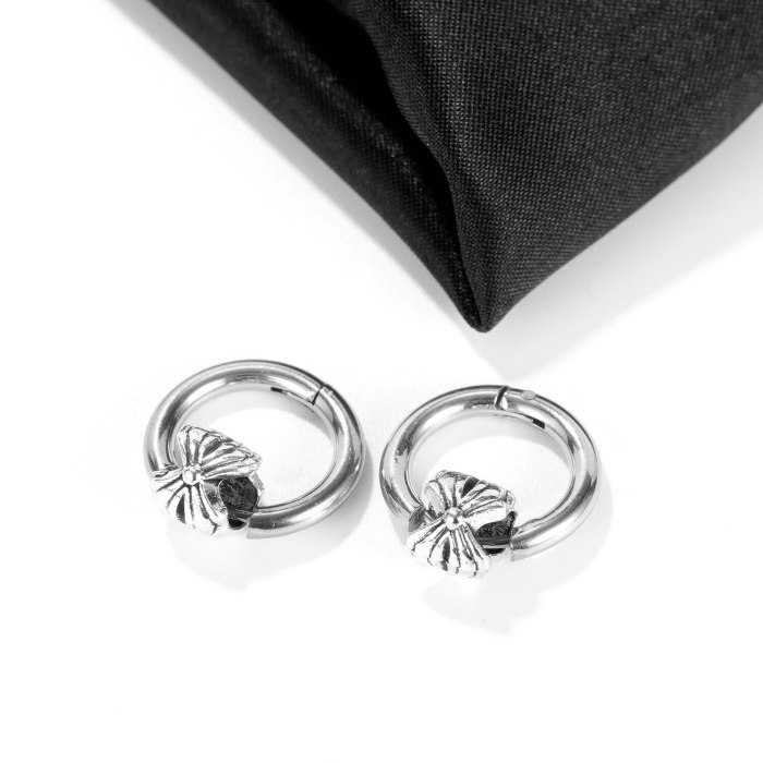 New Stainless Steel Stud Earrings Personality Retro Flower Titanium Steel Men's Earrings Gb631