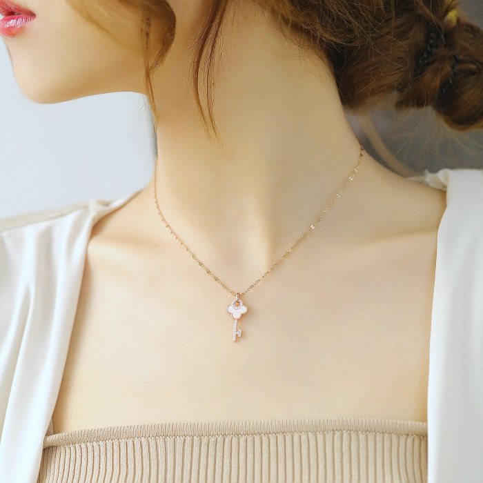 Key Necklace Female Clavicle Chain Korean Fashion Simple Luxury Temperament Ins Titanium Steel Necklace Gb008