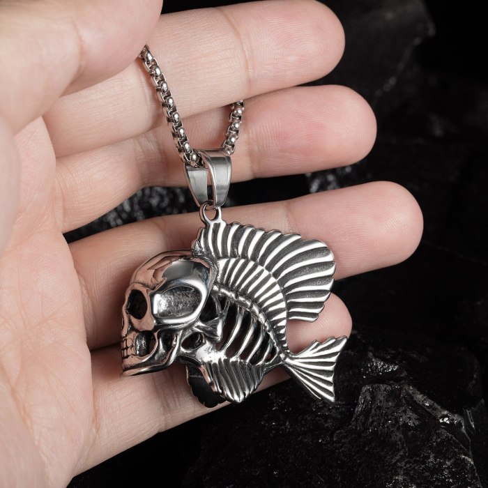 European and American Hip-hop Big Skull Necklace Retro Men Trend Street Clown Fish Titanium Steel Necklace Hanging Gb1827