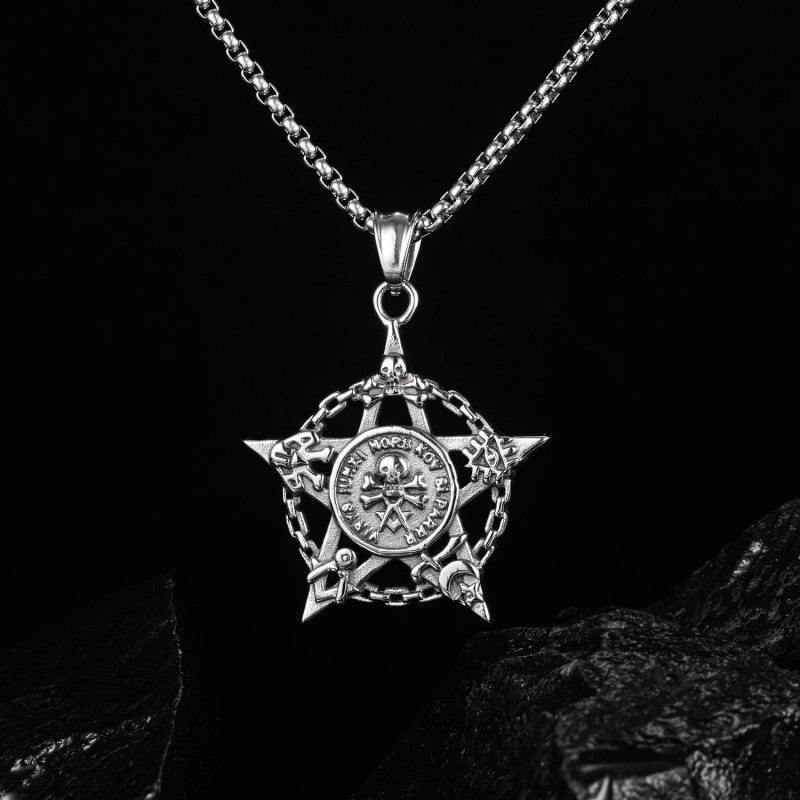 European and American Jewelry Ring Hollow Skull Five-pointed Star Pendant Men's Fashion Titanium Steel Necklace Gb1815