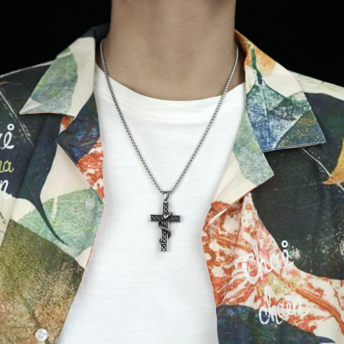 European Religious Jewelry Men's Titanium Steel Winding Snake Cross Necklace Fashion Aggressive New Wholesale Gb1818