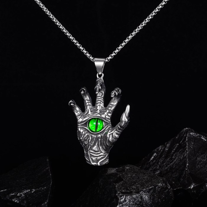 European and American Hip-hop Titanium Steel Devil's Hand Retro Domineering Men's Skeleton Green Eyeball Pendant Gb1829