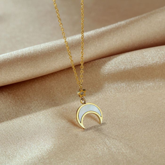 Korean Version of Titanium Steel Moon Necklace Female Ins Simple Temperament Crescent Pendant Girlfriends Gift Gb1673