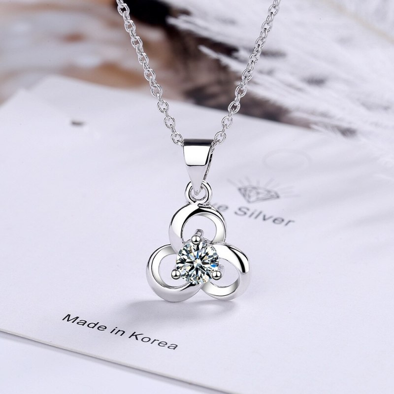 Diamond Necklace Japan and South Korea Simple Fashion Sweet Zircon Clover Element Girl Heart Clavicle Chain Pendant XzDZ533