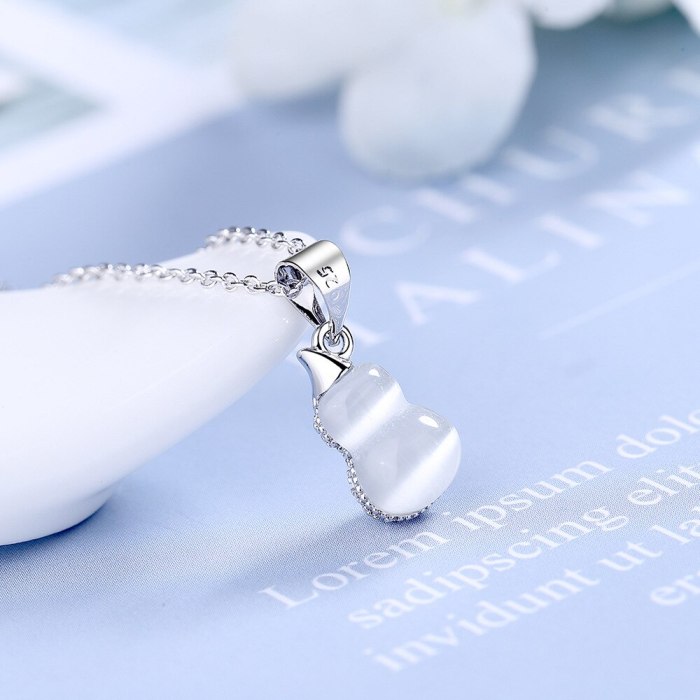 Two-sided Gourd Pendant Necklace Female Korean Opal Studded Clavicle Chain Necklace XzDZ534