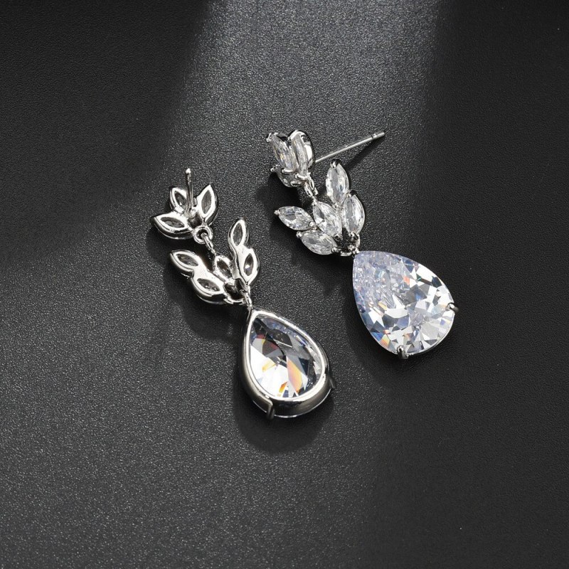 Zircon Earrings Europe and The United States Fashion Nail AAA Zircon Inlaid Ladies Earrings Wholesale Drop QxWE1430