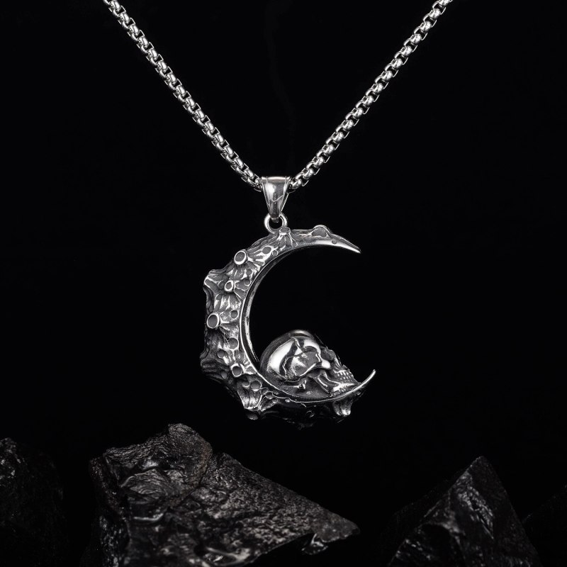 European Trend Hip Hop Club Rock Skull Head Titanium Steel Necklace Personality Moon Titanium Steel Necklace Pendant GB1845