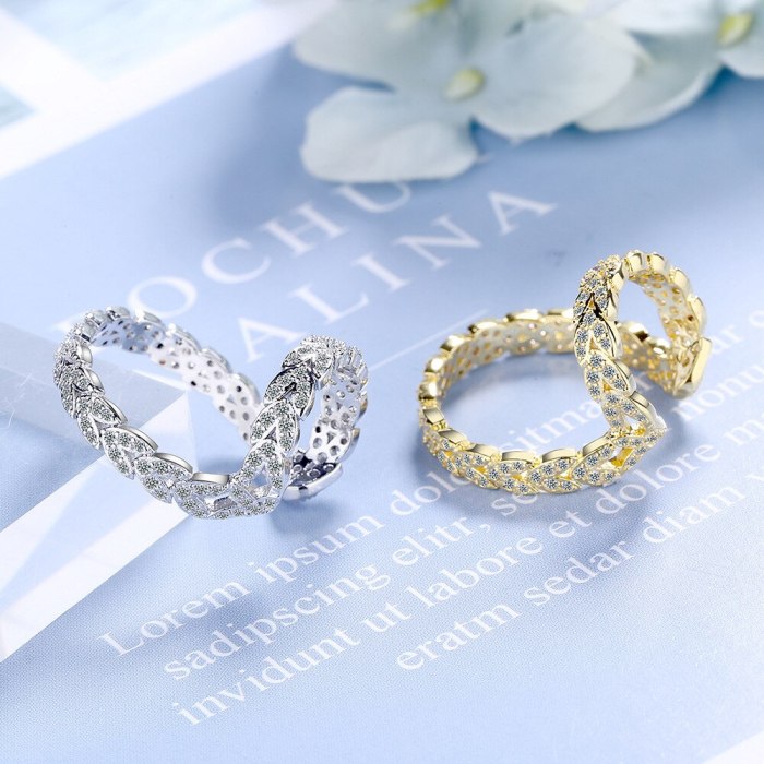 European and American Exaggeration Small Fresh Leaves Ear Clip Temperament Mori Leaves Stud Earrings Xzeh581