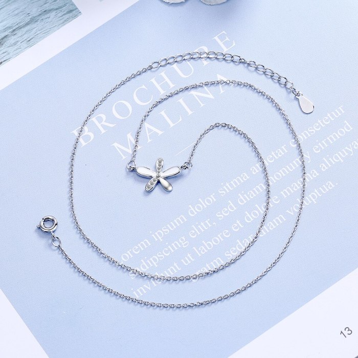 Small Daisy Necklace Simple Temperament New Flower Clavicle Chain Tide Ins Wind Fresh Neck Female XzDZ535
